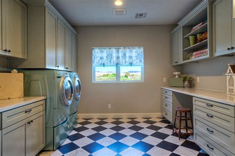 Farmhouse Laundry Room Campagne Buanderie Phoenix Houzz