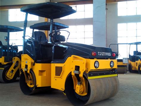 China Manufacturer of Road Roller Machine 3 ton Vibratory Roller