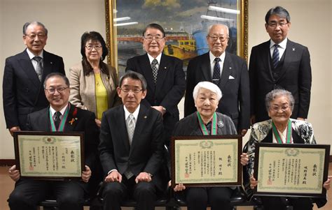 善行賞喜び分かち合う 受賞報告で表敬【釧路市】 釧路新聞電子版