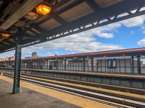 My beautiful Bronx train station. Thought I'd join in as well. : r/bronx