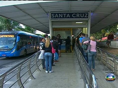 Vídeo Passageiros Do Brt Reclamam Das Longas Filas Em Santa Cruz Bom