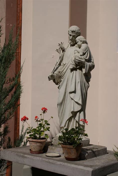 Regina Mundi templom Szűz Mária Neve templom Veszprém Miserend