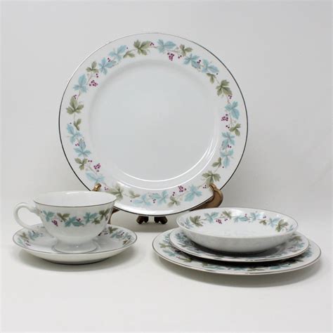 Dinnerware Fine China Of Japan Vintage 6701 Service For 6 36 Pcs