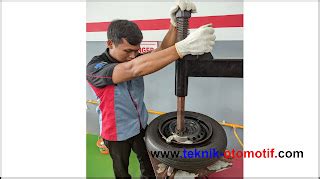 Prosedur Melepas Dan Memasang Ban Dengan Alat Tyre Changer Teknik