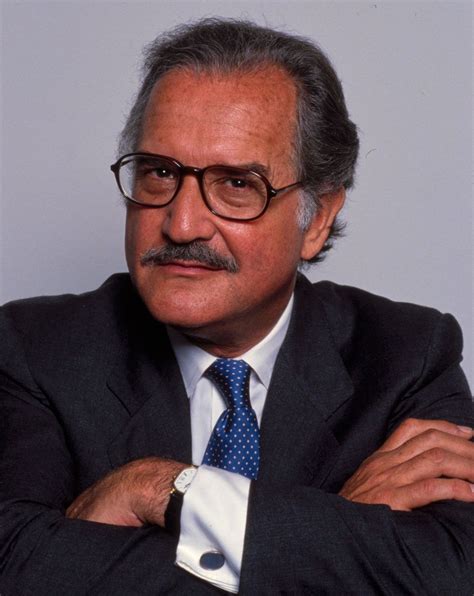 Carlos Fuentes A A Os De Su Nacimiento Te Decimos Qu Obras Del