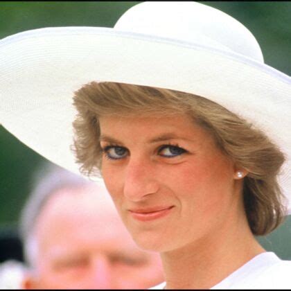 Lady Diana une photo de sa tombe dévoilée par son frère Gala