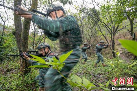 广西河池武警官兵开展多课目强化训练砺血性 大陆军事 华夏经纬网