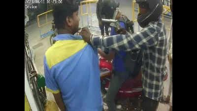 Caught On Cam Petrol Pump Staff Robbed At Gunpoint In West Delhi S