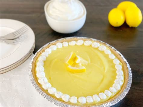 4-Ingredient Frozen Lemon Pie Recipe That's Sweet & Tart