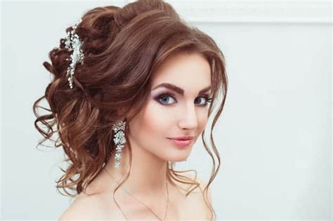 20 Awe Inspiring Engagement Hairstyles Sheideas
