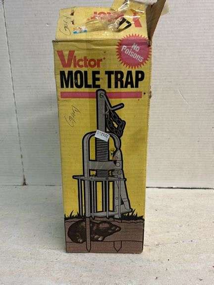 VICTOR MOLE TRAP - Isabell Auction