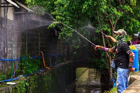 Marcos Urges LGUs Improve Waste Management Amid Leptospirosis Dengue