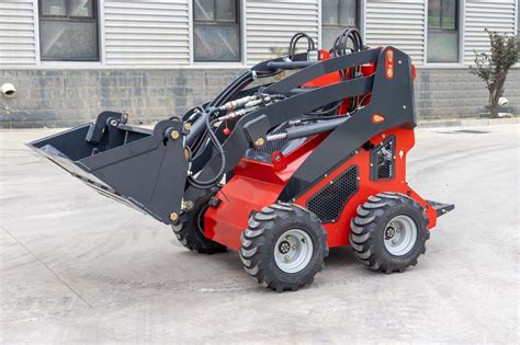 Mini Skid Steer Crawler Loader With 4 In 1 Bucket China Skid Steer