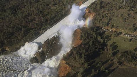 Oroville Dam Evacuations Residents Near California Dam System Ordered