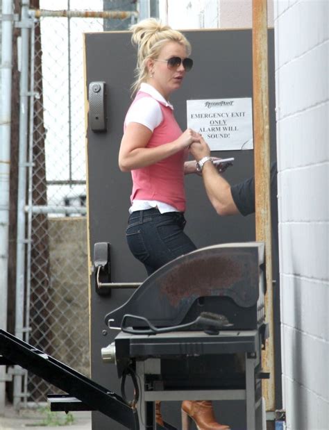 Britney Spears At A Recording Studio 03 Gotceleb