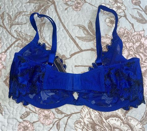 Victorias Secret Very Sexy Low Cut Demi Floral Lace Bra Size 32dd Ebay