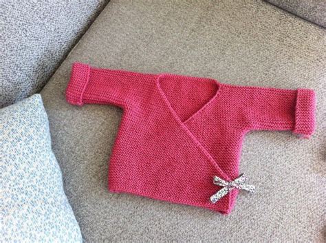 Tuto tricot layette pour bébé un cache coeur en suivant les