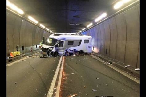 Incidente Nel San Gottardo La Galleria Stata Riaperta