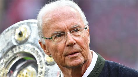 Fu Ball Weltweite Anteilnahme Am Tod Von Franz Beckenbauer