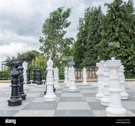 Outdoor Chess Set Stock Photos & Outdoor Chess Set Stock Images - Alamy