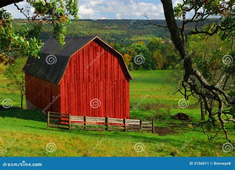 Bright Red Barn Stock Image Image Of Fall Nature Fence 3156011