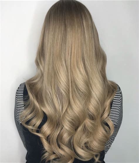Natural Blonde Hair And Beauty Salon Long Wavy Hair Natural Blondes