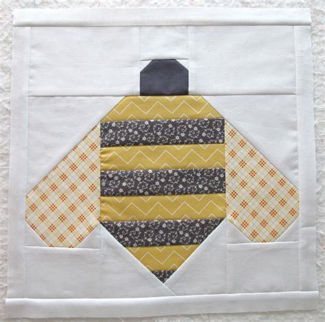 Bee In My Bonnet The Bee In My Bonnet Row Along Quilt Label And A