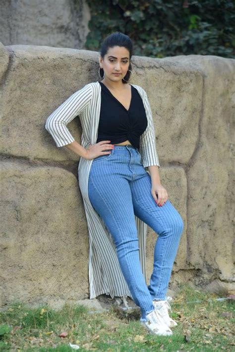 Anchor Manjusha Hot Stills TeluguBulletin
