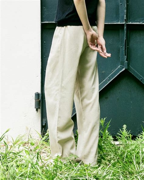 MUSINSA WHOLOVESART Unisex Linen Semi Wide Elasticated Waist Slacks Ivory