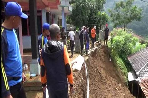 Pemkab Tasikmalaya Prioritaskan Penanganan Pengungsi Korban Longsor