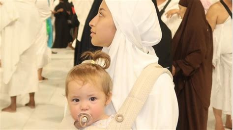 Umrah Bareng Kamari Jennifer Coppen Kena Marah Sesama Jamaah