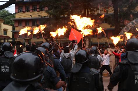 चितवनमा चट्याङ लागेर एकै घरका तीन घाइते Chitwan Press