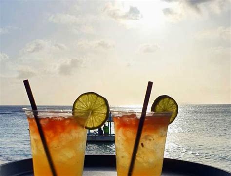 Happy Hours at Thunder Bay Beach Bar, Barbados