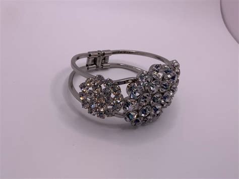 Vintage S Juliana D E Rhinestone Clamper Bangle Gem