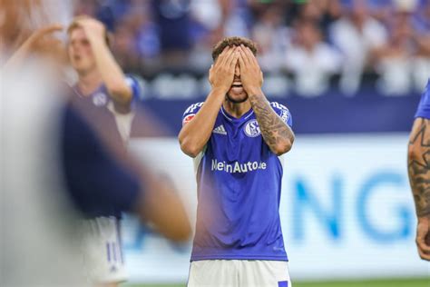 Fc Schalke Flop Startet Pl Tzlich Durch S Winkt Geldregen