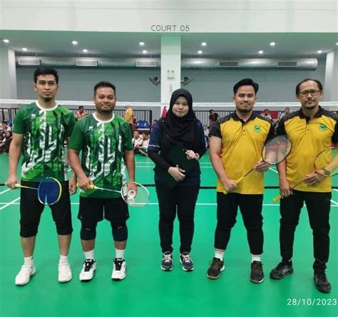 Pahang Muncul Naib Juara Kejohanan Badminton Zakat Cup Pusat Kutipan