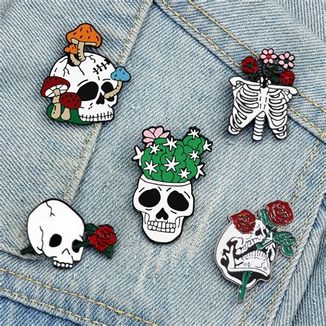 Skull Series Punk Creative Brooches Rib Skeleton Rose Flower Badge Bag