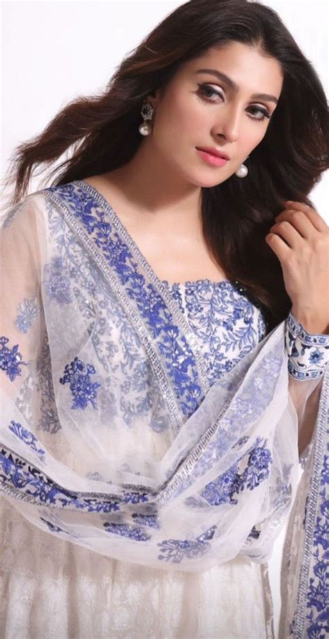 Pin De Hoorain Noor Em Ayeza Khan