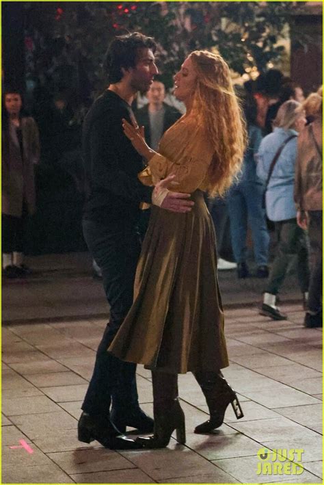 Blake Lively Justin Baldoni Share Passionate On Screen Kiss While