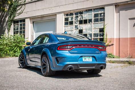 2020 Dodge Charger Srt Hellcat Widebody Review Meaner And More Agile Cnet