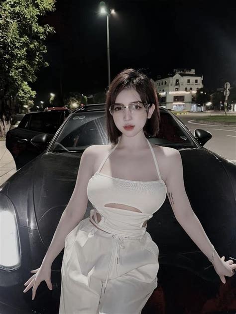 Loạt khoảnh khắc đẹp như tranh vẽ của hot girl tiểu học một thời Báo Tri thức Cuộc sống