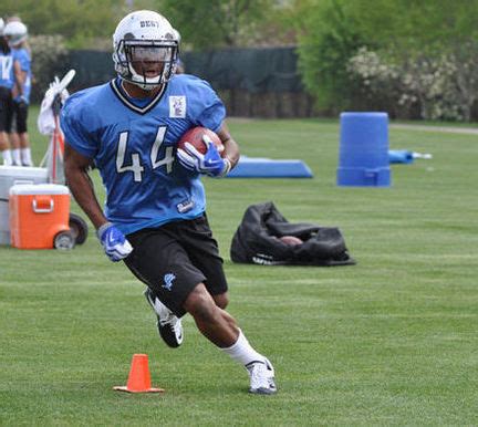 Rookie Jahvid Best not worried about carrying shoulder pads, just Lions ...