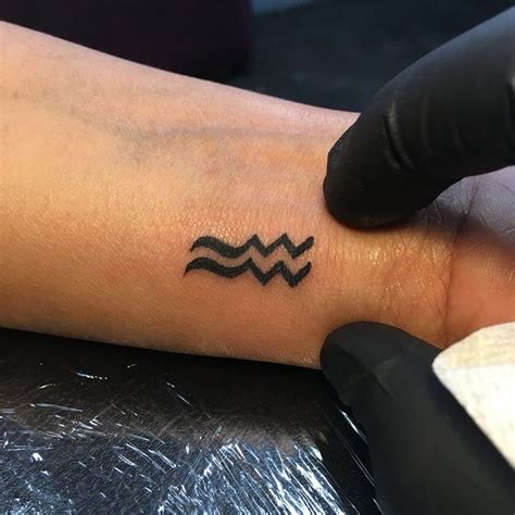 Tatuagens Para Quem Do Signo De Aqu Rio Aquarius Tattoo