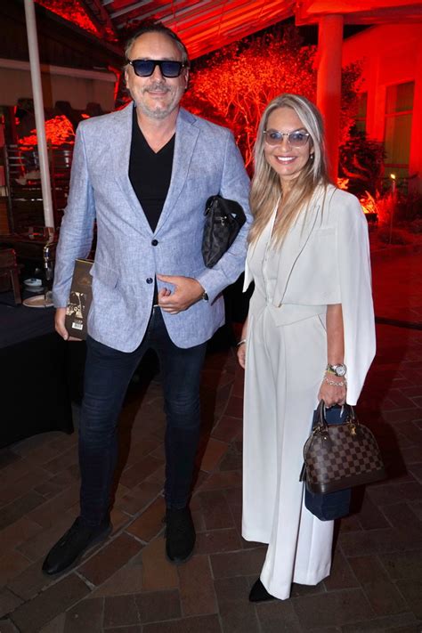 Galerie: Helena Vondráčková si ubrala roky v mladistvém outfitu, Lucie ...