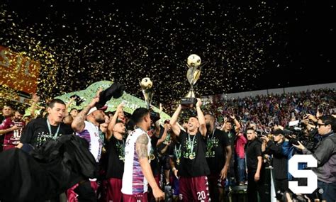 Saprissa Bicampe N Y Con T Tulos En Las Vitrinas El Guardi N Cr