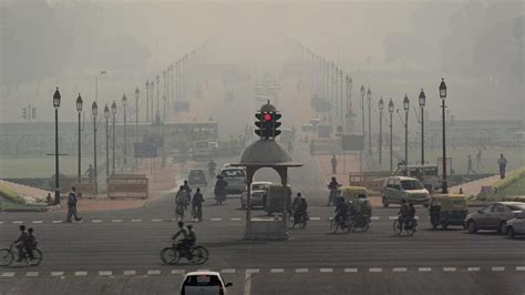 The Smog In Delhi Is So Bad It’s Literally Off The Charts - Giving Compass