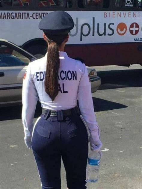 This Gorgeous Mexican Policewoman Could Engage In Some Hot Pursuits 8