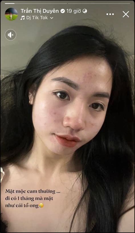 Hot girl của đội tuyển nữ vừa về nước đã không ngại show mặt mộc