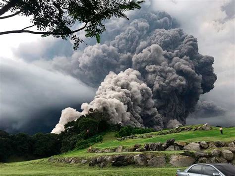 Guatemala en desastre por erupción del Volcán de Fuego; hay 69 muertos