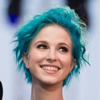 Hayley Williams of Paramore's Best Hair Colors, Cuts, and Styles — See ...